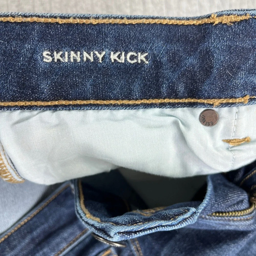 American Eagle Outfitters great please